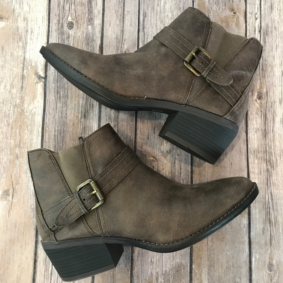 Mountain Sole Shoes - Mountain Sole Womens Buckle Ankle Booties NWT, 9